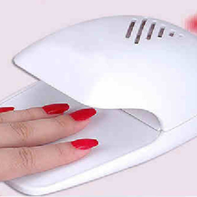 Sèche-ongles pour les soins des mains