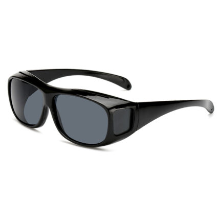 Lunettes de soleil et d’équitation. Lunettes de vision nocturne